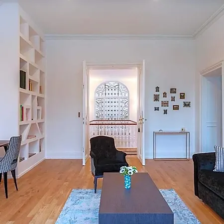 B&B Camoufle 4*