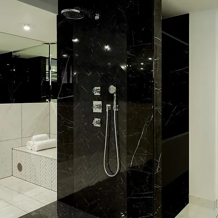 Bed & Breakfast Camoufle 4*