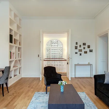 Camoufle Bed & Breakfast 4*