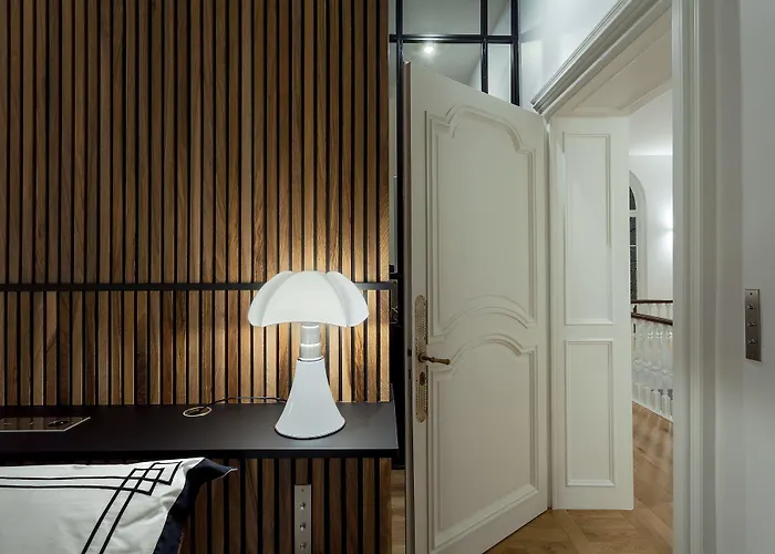 ベッド・アンド・ブレックファスト Camoufle